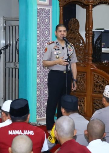 Melalui Safari Subuh, Kapolrestabes Makassar Imbau Orang Tua Awasi Pergaulan Anak