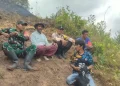 Setelah Padamkan Kebakaran Hutan, Bhabinkamtibmas Pospol Buntu Batu dan Babinsa Baraka Sambang Warga Beri Himbauan